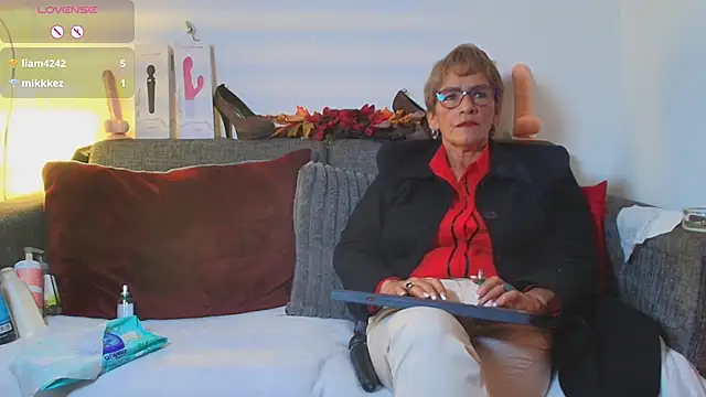 Snapshot of Devora_mature65 chatting on November 22, 2025, 2:43 am Devora mature65 online show from November 22, 2025, 2:43 am