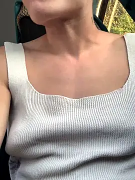 GoldenPussy1329 online show from October 17, 2025, 4:20 pm