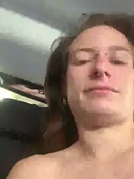 GoldenPussy1329 online show from May 18, 2026, 8:53 am