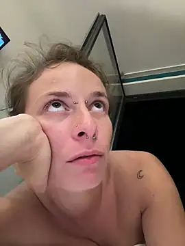 GoldenPussy1329 online show from June 7, 2026, 8:56 pm