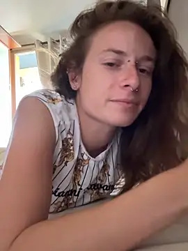 GoldenPussy1329 online show from June 21, 2026, 12:52 pm