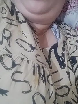 emanittabella123 online show from October 2, 2025, 8:49 pm