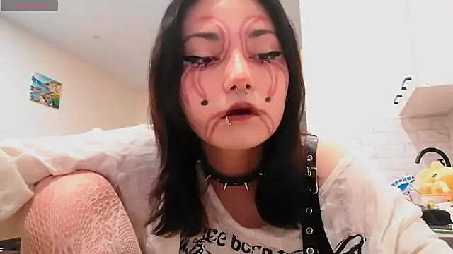 Snapshot of Beeping_Creature chatting on October 11, 2025, 5:00 pm Beeping Creature online show from October 11, 2025, 5:00 pm