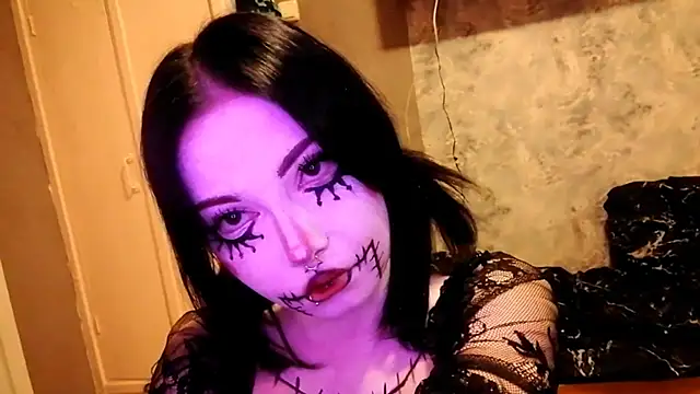 Snapshot of Beeping_Creature chatting on October 29, 2025, 1:35 pm Beeping Creature online show from October 29, 2025, 1:35 pm