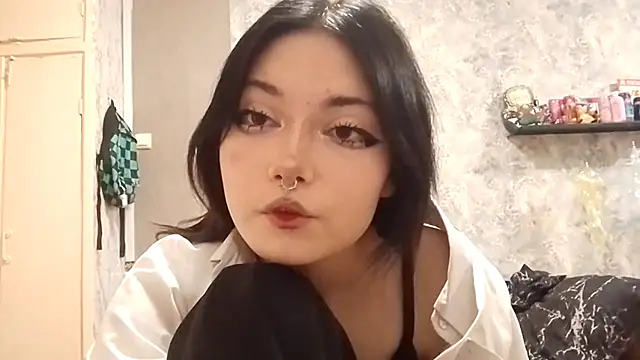 Snapshot of Beeping_Creature chatting on November 2, 2025, 1:02 pm Beeping Creature online show from November 2, 2025, 1:02 pm