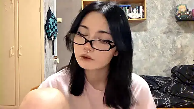 Snapshot of Beeping_Creature chatting on November 12, 2025, 3:01 pm Beeping Creature online show from November 12, 2025, 3:01 pm