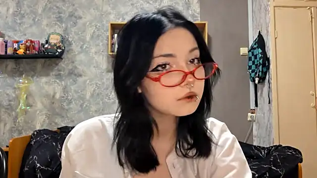 Snapshot of Beeping_Creature chatting on November 13, 2025, 4:50 pm Beeping Creature online show from November 13, 2025, 4:50 pm