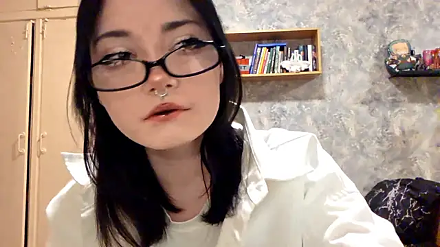 Snapshot of Beeping_Creature chatting on November 15, 2025, 7:21 pm Beeping Creature online show from November 15, 2025, 7:21 pm