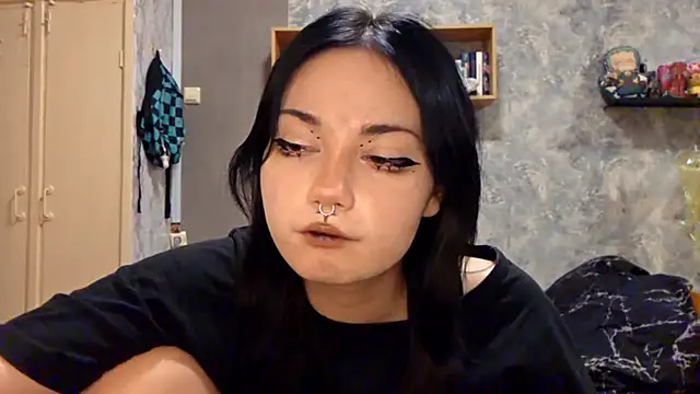 Snapshot of Beeping_Creature chatting on November 16, 2025, 4:23 pm Beeping Creature online show from November 16, 2025, 4:23 pm