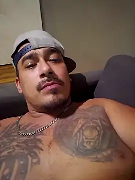 Snapshot of Nativeking32 chatting on October 8, 2025, 10:51 pm Nativeking32 online show from October 8, 2025, 10:51 pm