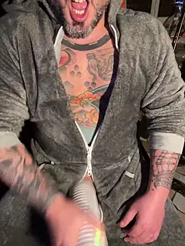 marcotatuatooo online show from January 18, 2026, 3:27 pm