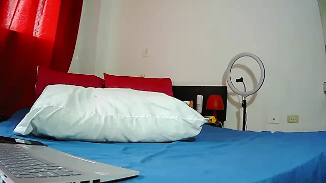 MissAsly online show from November 14, 2025, 4:06 pm