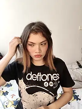 valentine warm online show from February 12, 2026, 8:26 pm