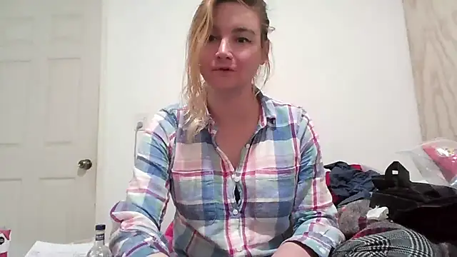 Snapshot of vagimosa chatting on November 1, 2025, 4:14 am vagimosa online show from November 1, 2025, 4:14 am