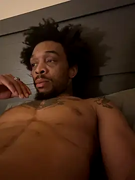 thefreakscomeoutatnight online show from October 30, 2025, 7:43 am