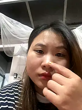 Phuong xx online show from September 29, 2025, 8:52 am
