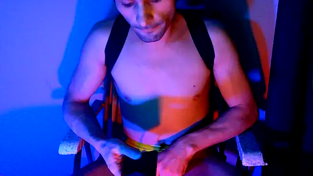 Snapshot of highinhtxx chatting on November 1, 2025, 3:03 pm highinhtxx online show from November 1, 2025, 3:03 pm