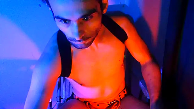 Snapshot of highinhtxx chatting on November 5, 2025, 10:43 pm highinhtxx online show from November 5, 2025, 10:43 pm