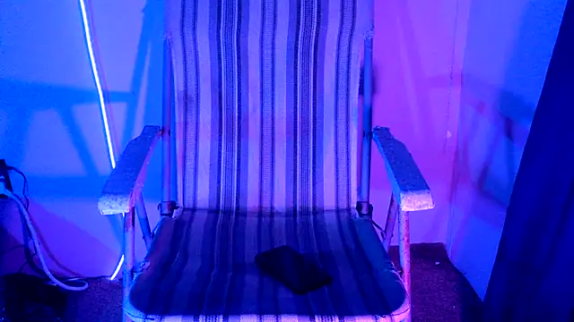 Snapshot of highinhtxx chatting on November 16, 2025, 9:48 am highinhtxx online show from November 16, 2025, 9:48 am