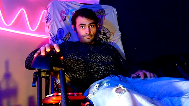 highinhtxx online show from December 15, 2025, 12:15 am