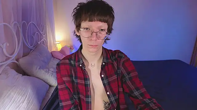 Snapshot of TommieHi chatting on October 12, 2025, 3:44 pm TommieHi online show from October 12, 2025, 3:44 pm