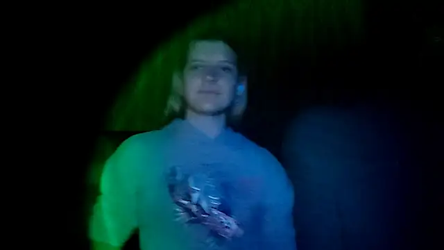 Snapshot of LynteriLain chatting on October 7, 2025, 8:28 pm LynteriLain online show from October 7, 2025, 8:28 pm