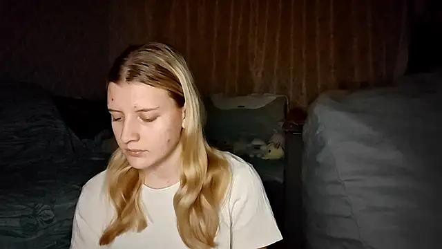 Snapshot of LynteriLain chatting on October 20, 2025, 8:09 pm LynteriLain online show from October 20, 2025, 8:09 pm