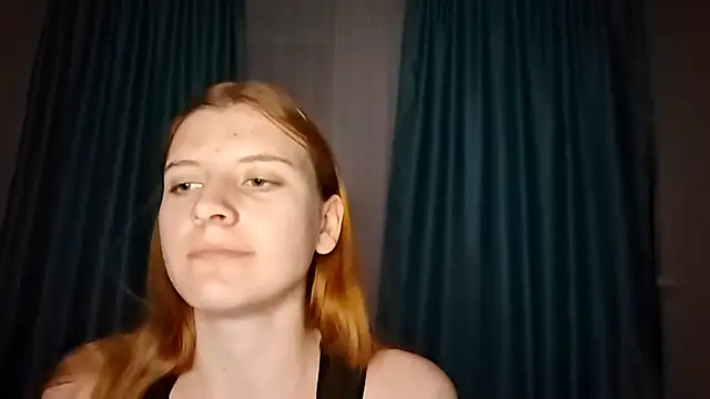 Snapshot of LynteriLain chatting on November 2, 2025, 7:38 pm LynteriLain online show from November 2, 2025, 7:38 pm