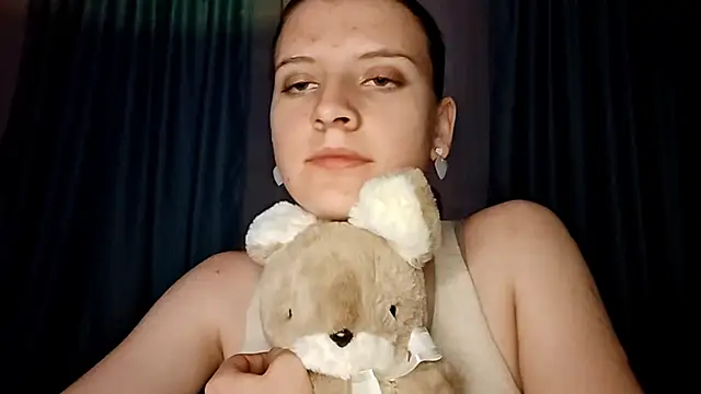 Snapshot of LynteriLain chatting on November 3, 2025, 7:37 pm LynteriLain online show from November 3, 2025, 7:37 pm