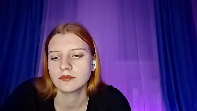 Snapshot of LynteriLain chatting on November 5, 2025, 7:58 pm LynteriLain online show from November 5, 2025, 7:58 pm