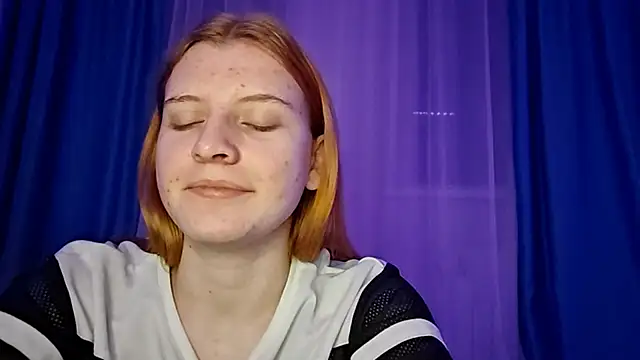 Snapshot of LynteriLain chatting on November 8, 2025, 7:12 pm LynteriLain online show from November 8, 2025, 7:12 pm