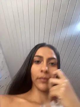 Snapshot of miluwatson chatting on October 10, 2025, 6:29 pm miluwatson online show from October 10, 2025, 6:29 pm