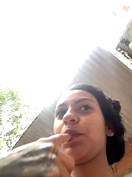 Snapshot of miluwatson chatting on October 11, 2025, 9:35 pm miluwatson online show from October 11, 2025, 9:35 pm