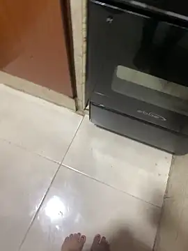 Snapshot of miluwatson chatting on November 4, 2025, 11:37 pm miluwatson online show from November 4, 2025, 11:37 pm