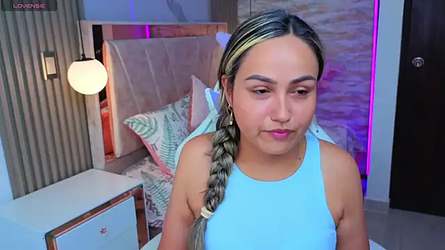 lila cute1 online show from November 4, 2025, 6:40 pm