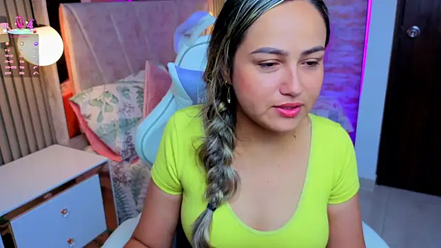 lila cute1 online show from November 17, 2025, 10:32 am