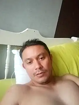 Snapshot of Ricuss9 chatting on October 2, 2025, 11:12 pm Ricuss9 online show from October 2, 2025, 11:12 pm