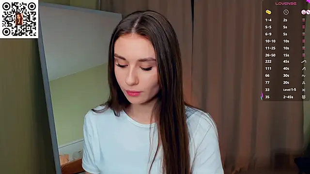 MinaRuzzo online show from November 14, 2025, 5:17 am