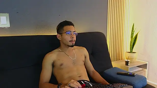 Snapshot of Jaybrown__1 chatting on October 10, 2025, 3:38 am Jaybrown 1 online show from October 10, 2025, 3:38 am