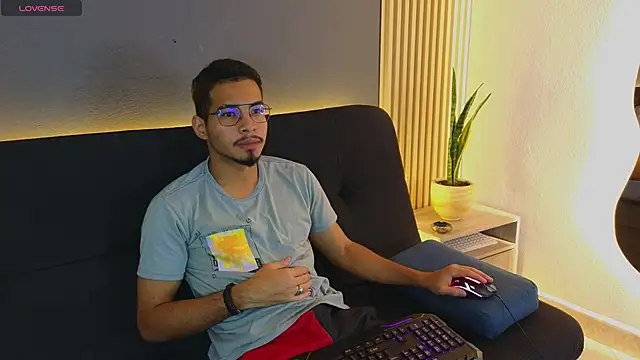 Snapshot of Jaybrown__1 chatting on October 19, 2025, 3:51 am Jaybrown 1 online show from October 19, 2025, 3:51 am