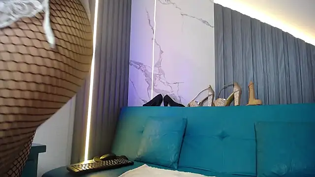 Snapshot of chloe__Jones_ chatting on November 7, 2025, 12:38 pm chloe Jones online show from November 7, 2025, 12:38 pm