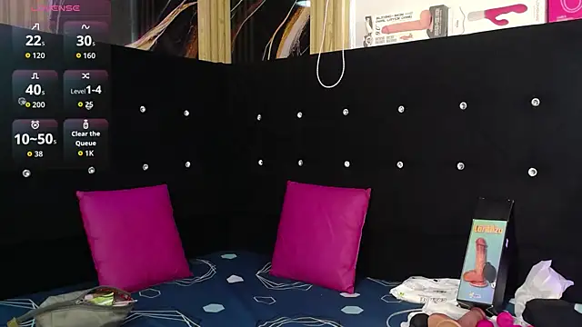 chloe  Jones  online show from July 21, 2026, 1:24 pm