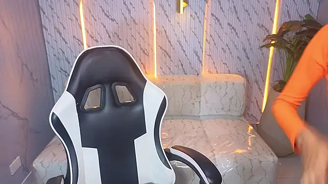 Terry tx online show from November 12, 2025, 1:00 pm