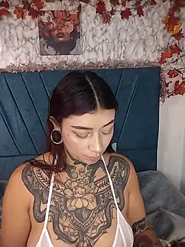 Snapshot of Hecate_Queen chatting on October 6, 2025, 11:29 am Hecate Queen online show from October 6, 2025, 11:29 am