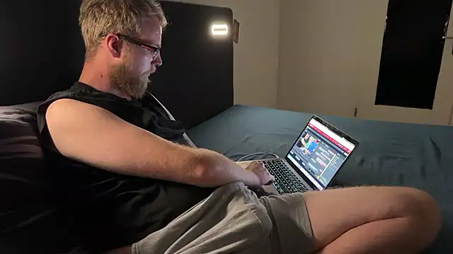 Bi27 Dom online show from October 1, 2025, 7:42 pm