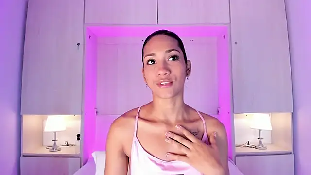 AnahiCollins online show from June 16, 2026, 11:35 am
