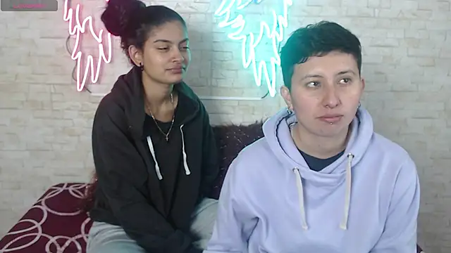 Snapshot of Gaby_and_Mei chatting on October 17, 2025, 3:42 am Gaby and Mei online show from October 17, 2025, 3:42 am