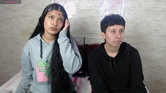 Snapshot of Gaby_and_Mei chatting on October 31, 2025, 4:52 pm Gaby and Mei online show from October 31, 2025, 4:52 pm