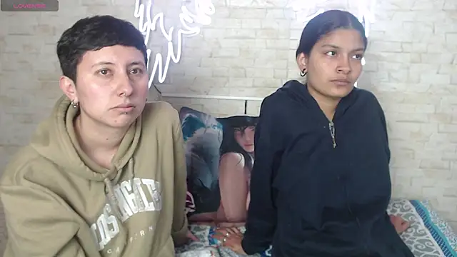 Snapshot of Gaby_and_Mei chatting on November 6, 2025, 3:29 am Gaby and Mei online show from November 6, 2025, 3:29 am