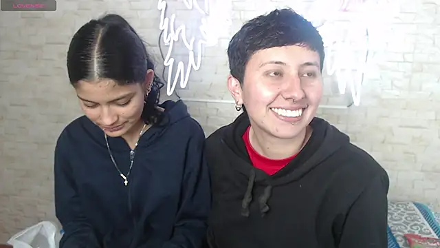 Snapshot of Gaby_and_Mei chatting on November 8, 2025, 3:29 am Gaby and Mei online show from November 8, 2025, 3:29 am